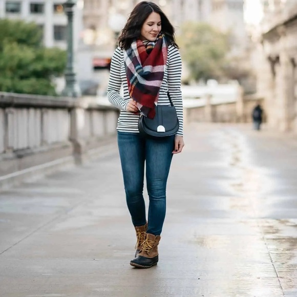 Sorel Waterproof Ladies Hiking Duck Boots sz 8 EUC Black Brown Lace Up Fur Lined - Picture 13 of 17